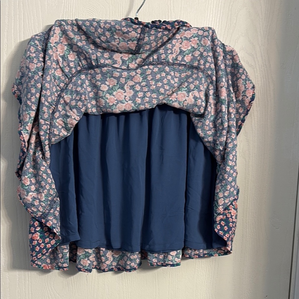 American Eagle Outfitters Navy and Pink Floral Mini Skirt - Picture 2 of 7
